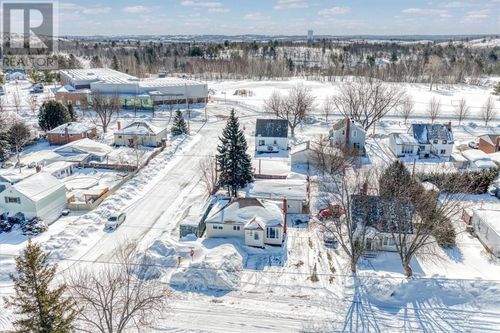 249 7th Ave, Lively, ON, P3Y1M5 | Card Image