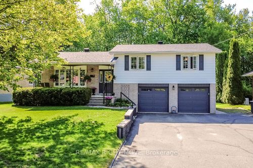 355 Fairview Dr, Gravenhurst, ON, P1P1L2 | Card Image