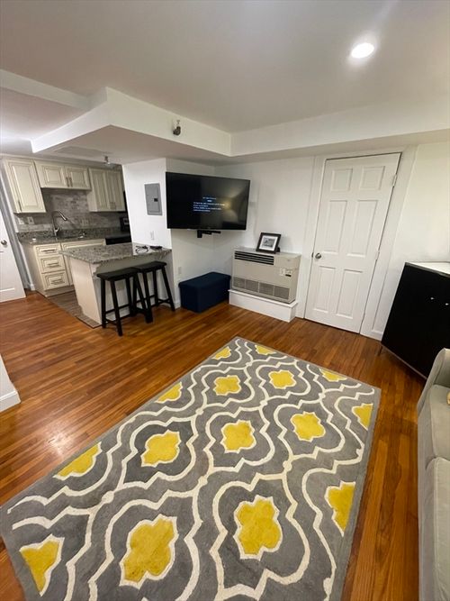 apt-2-242 Beacon St, Boston, MA, 02116-1219 | Card Image