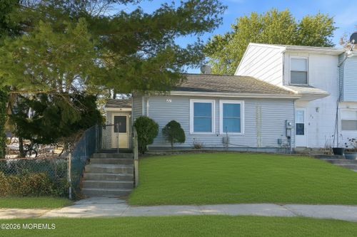 21 Potomac Ct, Barnegat, NJ, 08005-1613 | Card Image