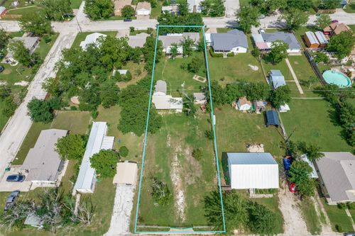 227 N 9th St, Jacksboro, TX, 76458-1553 | Card Image