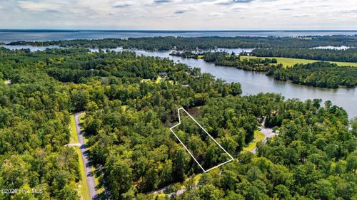 71 Queen Anne'S Court, Oriental, NC, 28571 | Card Image