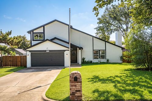 2316 Hummingbird Trl, Grapevine, TX, 76051-2853 | Card Image