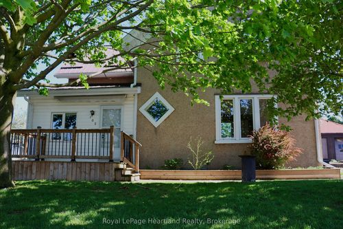 102 Goderich St, Auburn, ON, N0M1E0 | Card Image