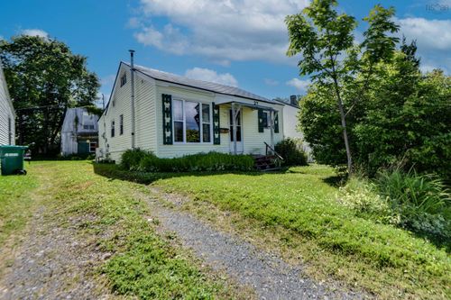 27 Highland Dr, House with 1 bedrooms, 1 bathrooms and null parking in New Glasgow NS | Card Image