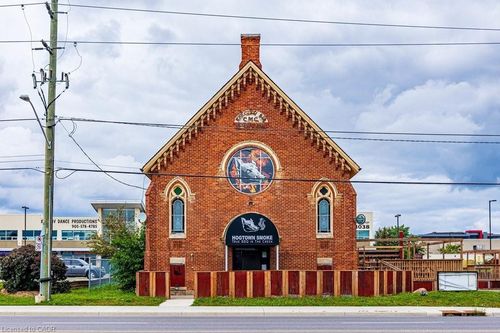 2251 Rymal Rd E, Stoney Creek, ON, L8J2V8 | Card Image