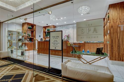 1815-2000 N Fashion Show Drive, Las Vegas, NV, 89109 | Card Image