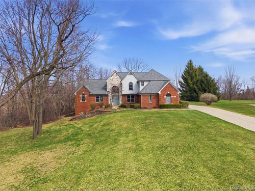 1160 Indianpipe Rd, Lake Orion, MI, 48360-2618 | Card Image