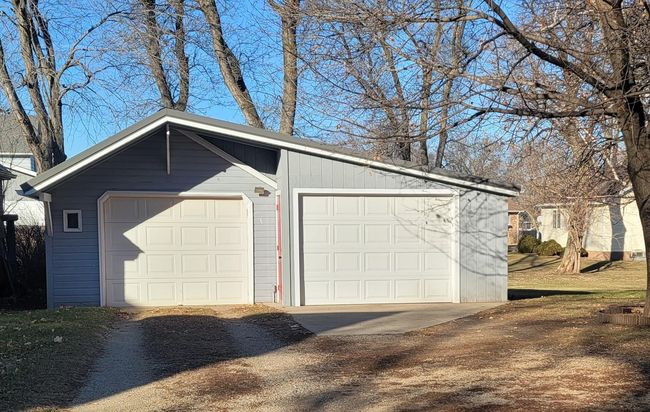 2 stall garage | Image 19