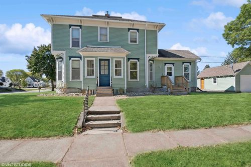 303 3rd St Nw, Waverly, IA, 50677-2513 | Card Image