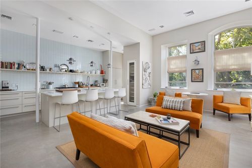 apt-101-426 Spring St, Newport, RI, 02840-6869 | Card Image