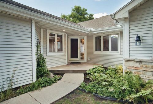 117 N Oak Grove Dr, Madison, WI, 53717-1196 | Card Image