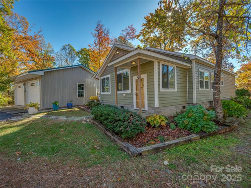 189 Friendly Cir, Saluda, NC, 28773-0598 | Card Image