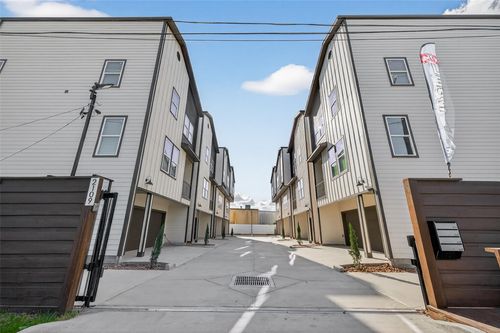 c-2109 Marnel Rd, Houston, TX, 77055-1122 | Card Image