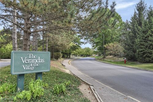 apt-203-26101 Village Ln, Beachwood, OH, 44122-7525 | Card Image