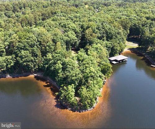 11110 Waddell Rd, BUMPASS, VA, 23024-9679 | Card Image