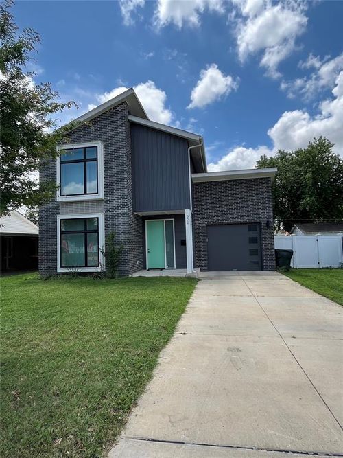 302 E Harmon Dr, Midwest City, OK, 73110-5717 | Card Image