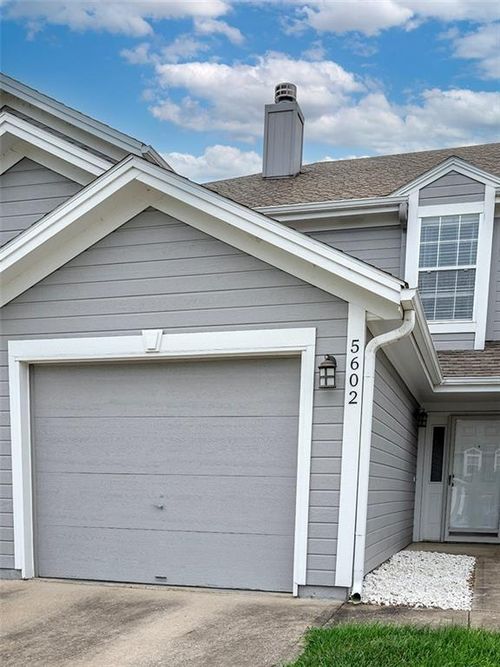 5602 Nw Moonlight Meadow Ct, Lee's Summit, MO, 64064-1263 | Card Image