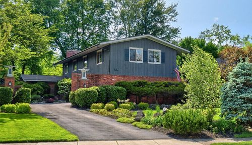 1915 Brandywine Dr, Columbus, OH, 43220-4421 | Card Image