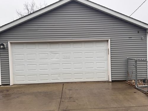 3002 Gilead Ave, Zion, IL, 60099-3161 | Card Image