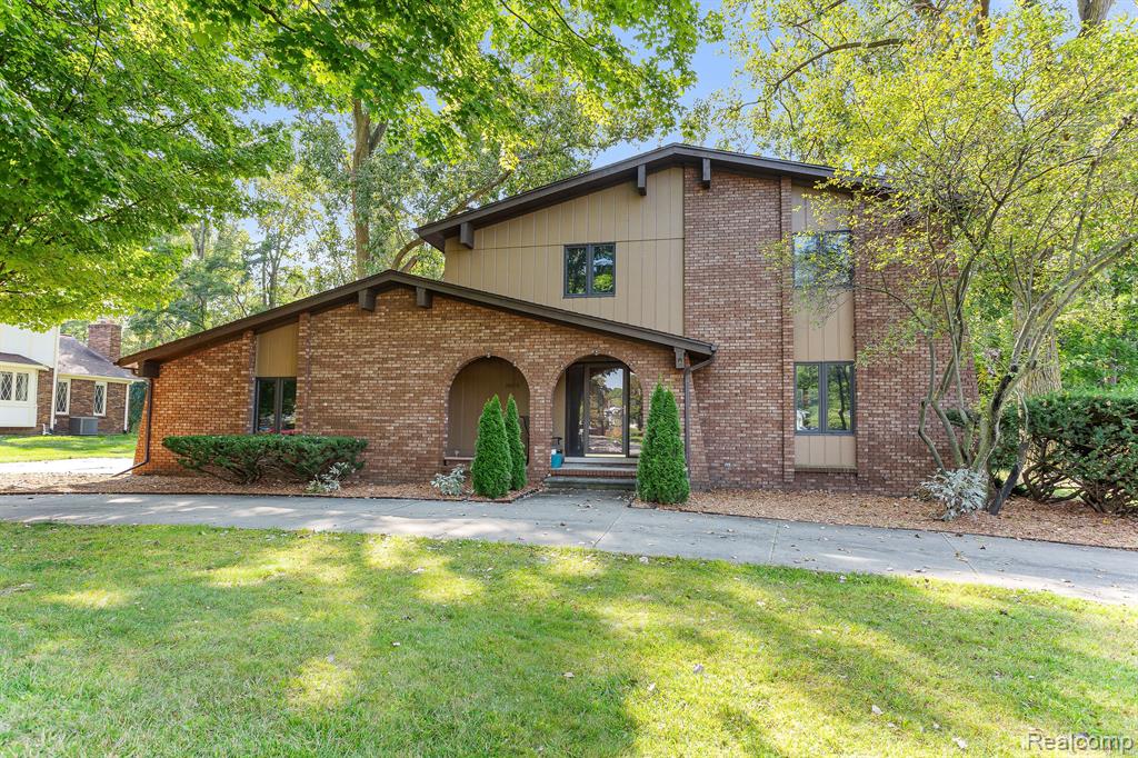 Southfarm Ln, Northville, MI 48167 #1