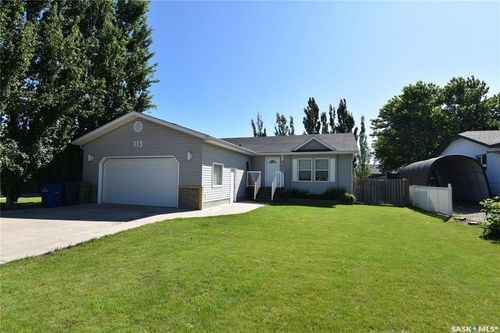 113 6th St E, Nipawin, SK, S0E1E0 | Card Image