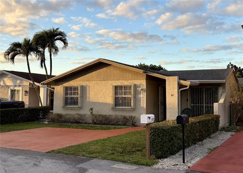 10611 Sw 23rd Ter, Miami, FL, 33165-7952 | Card Image