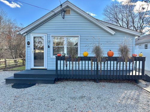 11 Mohawk Trl, East Hampton, CT, 06424-2021 | Card Image