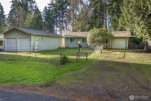 2202 Tacoma Point Dr E, Lake Tapps, WA, 98391-6460 | Card Image