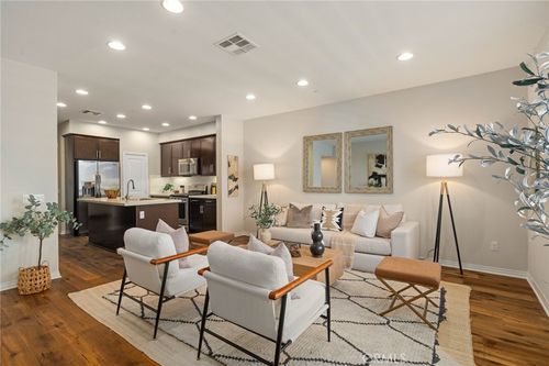 unit-108-12913 Mission Ave, Hawthorne, CA, 90250-5863 | Card Image