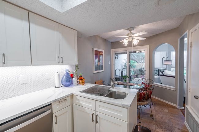 APT-102 - 18040 Midway Rd, Condo with 2 bedrooms, 2 bathrooms and null parking in Dallas TX | Image 13