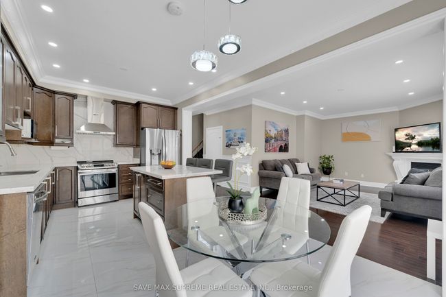22 Constance St, House other with 6 bedrooms, 6 bathrooms and 5 parking in Brampton ON | Image 13