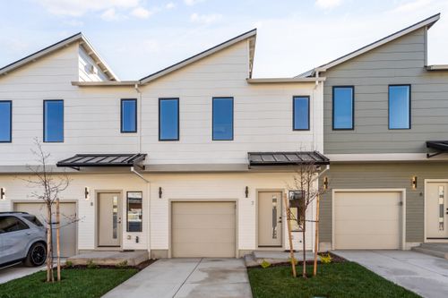 7-2028 Sunset Dr, Medford, OR, 97501-3833 | Card Image