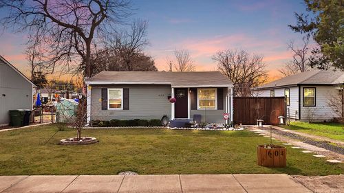 604 Moore St, Garland, TX, 75040-8332 | Card Image