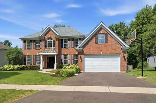 9 N Daniels Dr, Batavia, IL, 60510-7624 | Card Image
