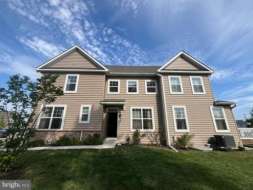 32 Aubrey Cir, ROYERSFORD, PA, 19468-2889 | Card Image