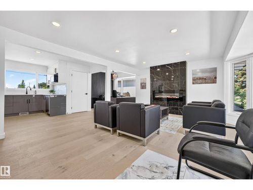 6011 93a Ave Nw, Edmonton, AB, T6B0X1 | Card Image