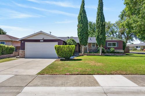 7012 Amherst St, Sacramento, CA, 95822-4228 | Card Image