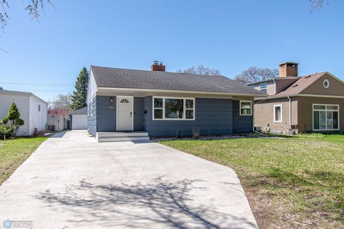 1541 10th St S, Fargo, ND, 58103-4122 | Card Image