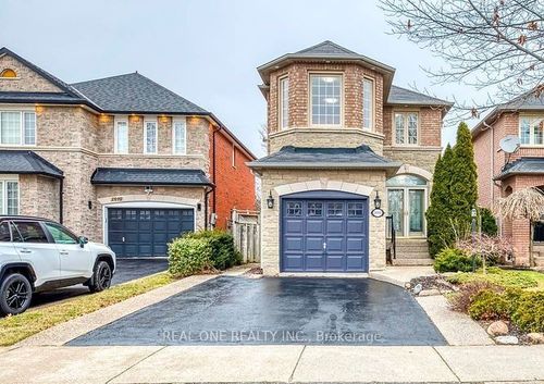 2093 Shorncliffe Blvd, Oakville, ON, L6M3N8 | Card Image