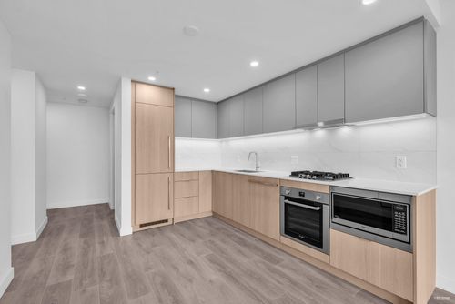 24xx-318 Alderson Ave, Coquitlam, BC, V3K0J1 | Card Image
