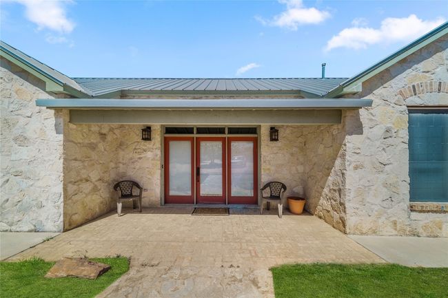 1428 Seven Springs Dr, House other with 3 bedrooms, 2 bathrooms and 5 parking in Junction TX | Image 5