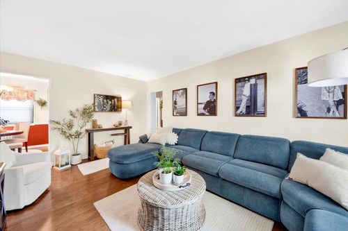 6125-15757 17th Ave, Whitestone, NY, 11357-3228 | Card Image