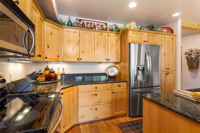 ..and stainless appliances. | Image 9