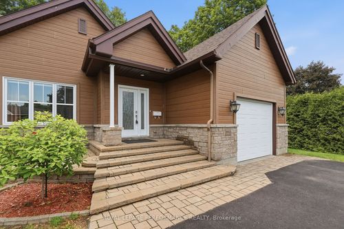 992 Ghislain St, Hawkesbury, ON, K6A3B2 | Card Image