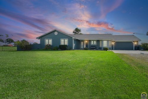 1545 E St, Osage City, KS, 66523-8507 | Card Image