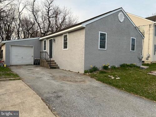 111 Meadowbrook Ave, WILMINGTON, DE, 19804-2827 | Card Image