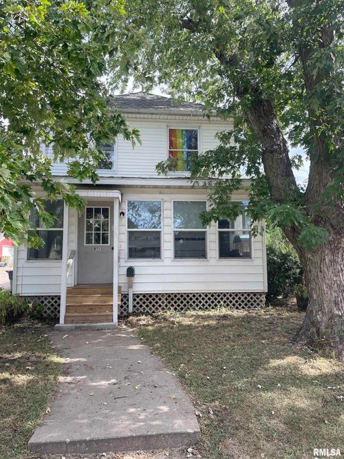 815 S 6th St, Clinton, IA, 52732-5838 | Card Image