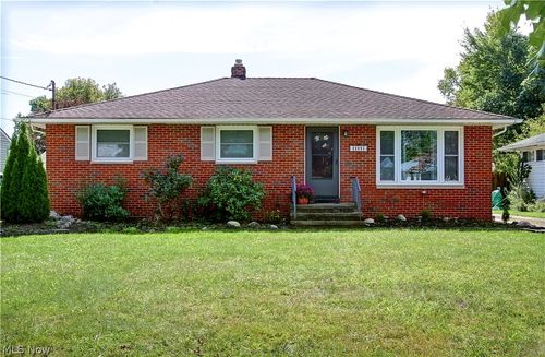 22095 Sandy Ln, Fairview Park, OH, 44126-2567 | Card Image