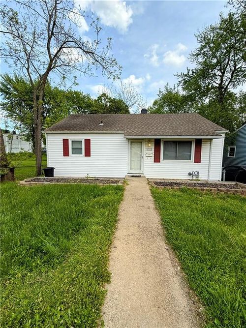 2317 Englewood Ct, Independence, MO, 64052-3611 | Card Image